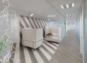 Explore oficinas de coworking en Madrid Centro 192 m², Paseo de la Castellana 141 - 6 | MatchOffice.es