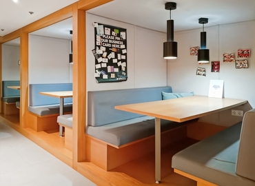 Observe oficinas de coworking en Ciutat Vella 10 m², Mapfre Tower - 13 | MatchOffice.es