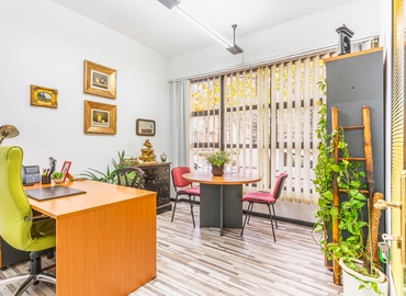 Parque empresarial disponible para alquilar en Madrid Centro 45 m², Calle de Josefa Valcárcel 8 - 10 | MatchOffice.es