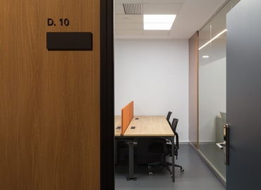 Business center C/ José Delgado Brackembury nº 11 41011 Seville