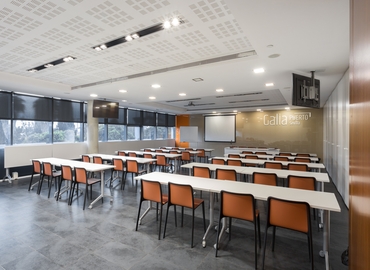 Alquile sala de conferencias en Sevilla , C/ José Delgado Brackembury nº 11 - 10 | MatchOffice