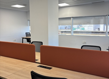 Business center C/ José Delgado Brackembury nº 11 41011 Seville