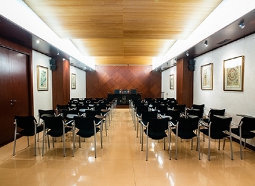 Reserve sala de conferencias en Girona , Carrer del Riu Güell 58 - 4 | MatchOffice.es