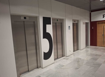 Despacho disponible para alquilar en A Coruña 115 m², Calle Enrique Mariñas Romero Periodista - 5 | MatchOffice.es