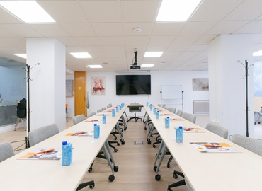 Reserve sala de reuniones en Madrid Centro %[location_area], Calle Lagasca 95 - 0 | MatchOffice.es