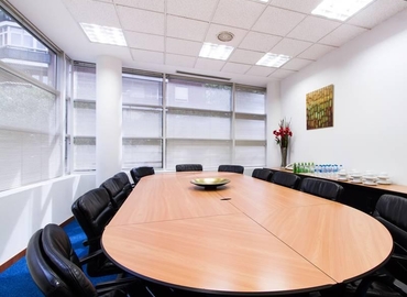 Elija sala de juntas acogedora en Madrid Centro 300 m², Calle López de Hoyos 35 - 1ª - 2 | MatchOffice.es