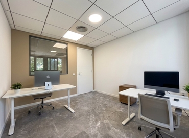 Business center Avinguda del General Avilés 67 46015 Valencia