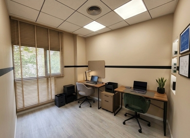 Business center Avinguda del General Avilés 67 46015 Valencia