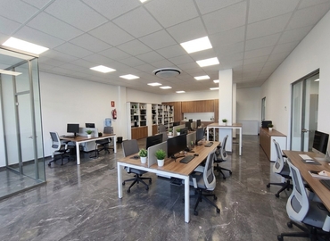 Business center Avinguda del General Avilés 67 46015 Valencia