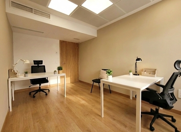 Business center Avinguda del General Avilés 67 46015 Valencia