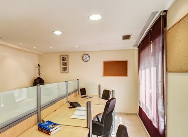 Parque empresarial en alquiler en Cádiz 25 m², Calle Santa María 17   - 10 | MatchOffice.es