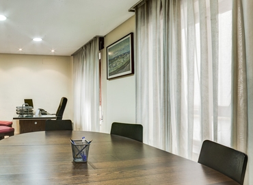 Centros de negocio disponible para alquilar en Cádiz 25 m², Calle Santa María 17 - 3 | MatchOffice.es