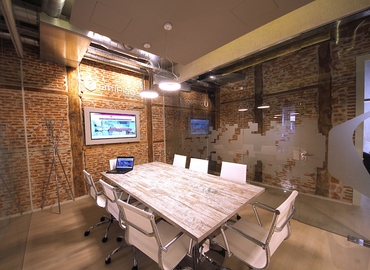 Parque empresarial disponible para alquilar en Madrid Centro 400 m², Calle de Fernando el Santo VI 17 - 0 | MatchOffice.es