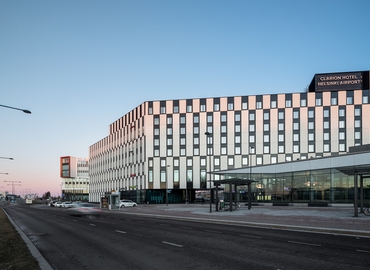 Kokoustila Karhumäentie 3 01530 Vantaa