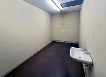 Varasto / tuotantotila Valokaari 10 00750 Helsinki