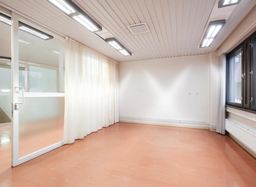 2850 m² Warehouse storage up for rent in Vantaa, Pyymosantie 4 (01720) - 30 | MatchOffice.com