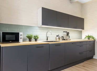 Toimisto Läkkisepänkuja 3 02650 Espoo