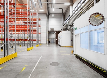 1645 m² Commercial warehouse rental in Vantaa, Hakkilankaari 1 (01380) - 4 | MatchOffice