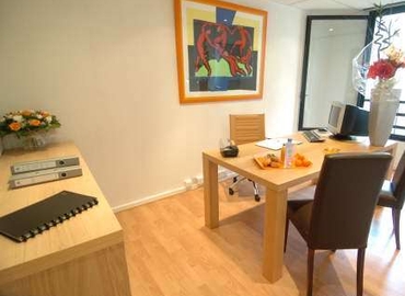 Rent a 15 m² Meeting room in Cannes, 37 rue d'Antibes (06400) - 0 | MatchOffice