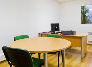 Choose a 35 m² Convention center in Longvic, 8 Chemin de la Noue (21600) - 3 | MatchOffice.com