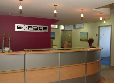 Rent a 20 m² Conference center in La Rochelle, 10-14 rue Jean Perrin (17000) - 2 | MatchOffice.com