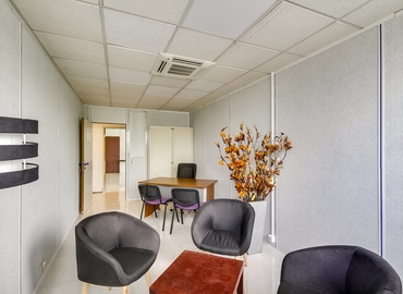 130 m² Business center building up for rent in Saint Genis Pouilly, Rue Auguste Piccard 30 (01630) - 2 | MatchOffice.com