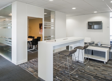 50 m² Shared workspace  in Courbevoie, 19-21 Avenue Dubonnet (92400) - 2 | MatchOffice