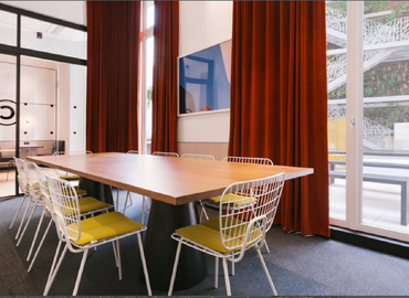 100 m² Shared workspace  in Paris 8, Avenue des Champs-Élysées 92 (75008) - 0 | MatchOffice