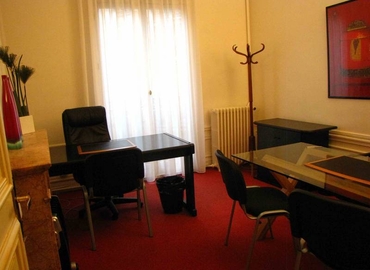 Join suitable a 25 m² Shared office  in Paris, Rue Troyon 3 (75017) - 0 | MatchOffice.com