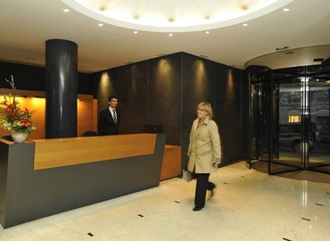 Explore flexible a 36 m² Shared office  in Paris, 42 avenue Montaigne (75008) - 3 | MatchOffice.com