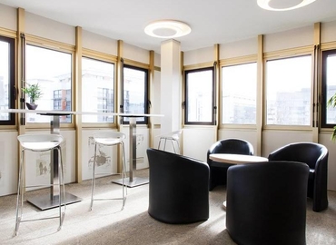 Explore flexible a 25 m² Co-working in Nantes, Immeuble L'Acropole (44000) - 4 | MatchOffice