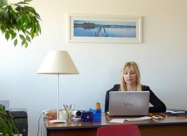 Explore suitable a 26 m² Coworking space  in Avignon, 2 place Alexandre Farnèse (84000) - 2 | MatchOffice.com