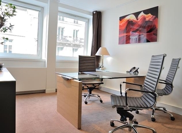 Rent comfortable a 24 m² Shared office in Paris, 91 FAUBOURG (75008) - 1 | MatchOffice