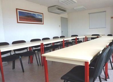 Explore comfortable a 26 m² Shared office  in Avignon, 2 place Alexandre Farnèse (84000) - 5 | MatchOffice.com