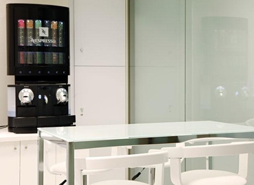 Explore suitable a 24 m² Coworking space in Paris, 91 FAUBOURG (75008) - 6 | MatchOffice