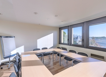 21 m² Conference room in Saint-Cloud, Avenue Duval le Camus 8 (92210) - 1 | MatchOffice.com