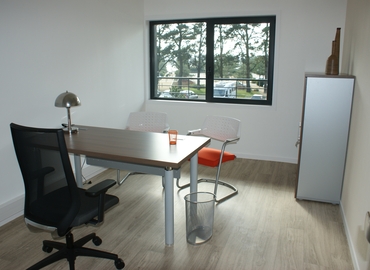 10 m² Business space in Lorient, Celtic Submarine (56100) - 1 | MatchOffice.com