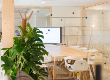 Choose a 52 m² Conference hall in Nice, 1 Place du Pin (06300) - 1 | MatchOffice.com