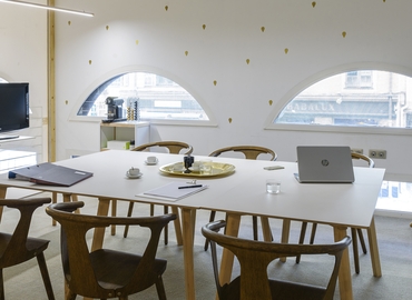Rent a 24 m² Conference space in Nice, 1 Place du Pin  (06300) - 6 | MatchOffice.com