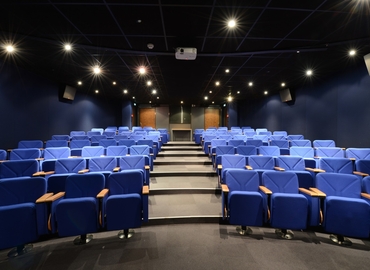 200 m² Business park place for rent in Cannes, 120 Route des Macarons (06560) - 1 | MatchOffice.com