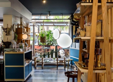 Book a 16 m² Conference space in Nice, 1 Place du Pin  (06300) - 22 | MatchOffice