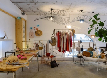 Rent a 16 m² Conference center in Nice, 1 Place du Pin  (06300) - 16 | MatchOffice.com