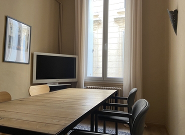 Rent a 15 m² Meeting room in Montpellier, Rue de l'Aiguillerie 31 (34000) - 1 | MatchOffice.com