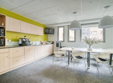 250 m² Business park in Lyon, Rue Maurice Flandin 27 (69003) - 1 | MatchOffice.com