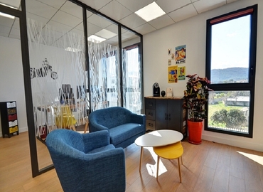 170 m² Conference room in Marseilles, 1120 Route de Gémenos  (13400) - 0 | MatchOffice.com