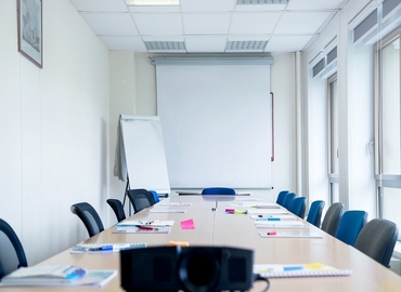 600 m² Business park in Val-de-Marne, 70 avenue du Général De Gaulle (94000) - 2 | MatchOffice.com