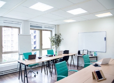 600 m² Business center in Val-de-Marne, 70 avenue du Général De Gaulle (94000) - 0 | MatchOffice