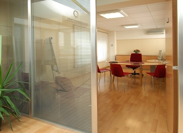 150 m² Conference room in Gard, 76 Allées Louis Bleriot (30320) - 1 | MatchOffice