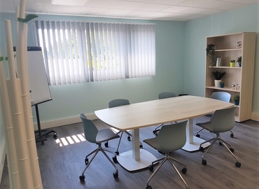 150 m² Business center in Reims, 8 rue Gabriel Voisin  (51100) - 2 | MatchOffice
