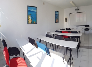 150 m² Business space in Saint Raphael, Voie Aurélienne (83700) - 1 | MatchOffice.com